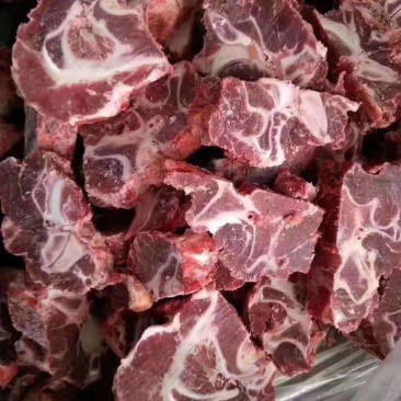 精品牛脊骨厂家直发全牛含脖骨上脑骨眼肉骨欢迎咨询