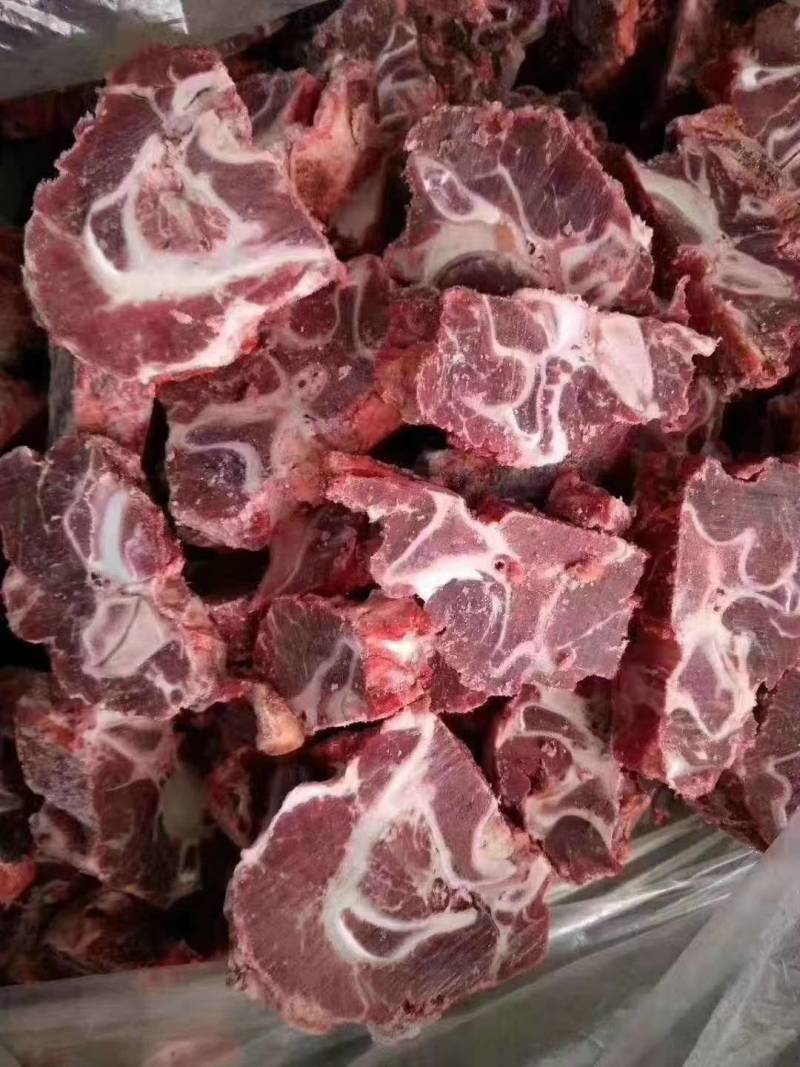 精品牛脊骨厂家直发全牛含脖骨上脑骨眼肉骨欢迎咨询