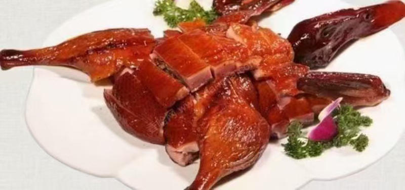 板鸭，八成熟卤板鸭，可卤可烤可油炸，吃法多样价格美丽