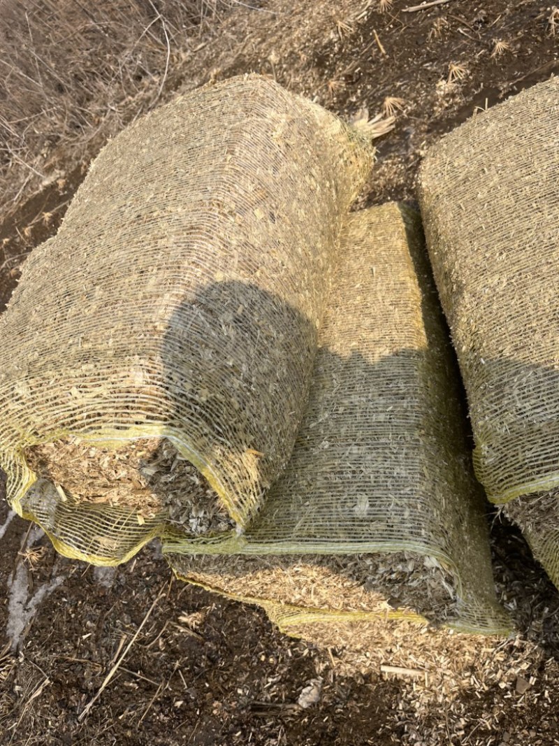 玉米秸秆草包过夏草无土无膜