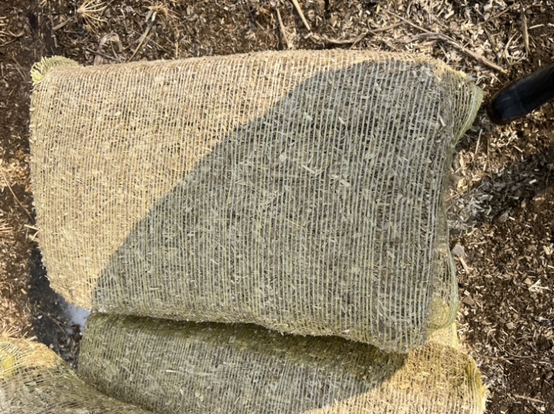 玉米秸秆草包过夏草无土无膜