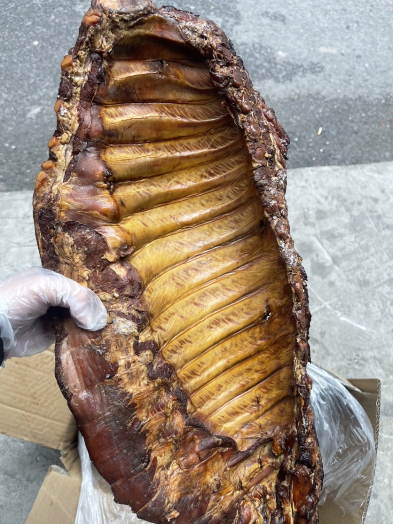 烟熏腊通排骨（腊肉香肠源头工厂一手货源量大从优）