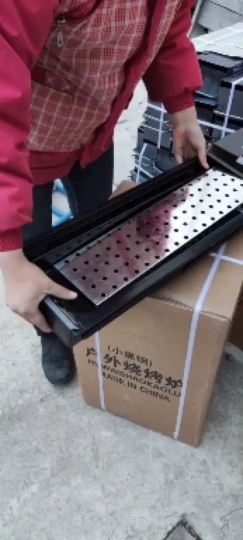 烧烤炉，便携式小黑炉，简单大方，美观，实用更便捷。