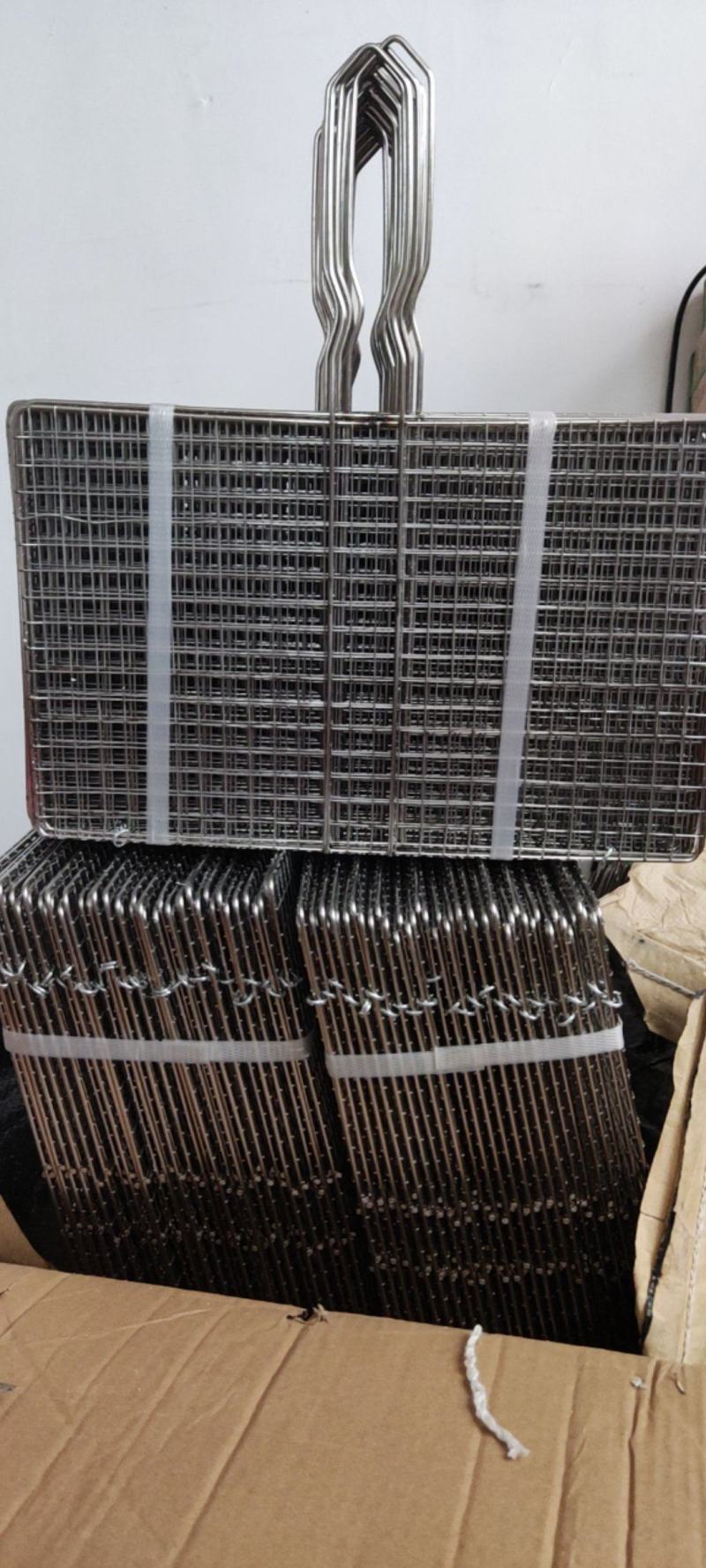 不锈钢烧烤用具，烧烤夹，小方格型号，结实耐用，做工好。