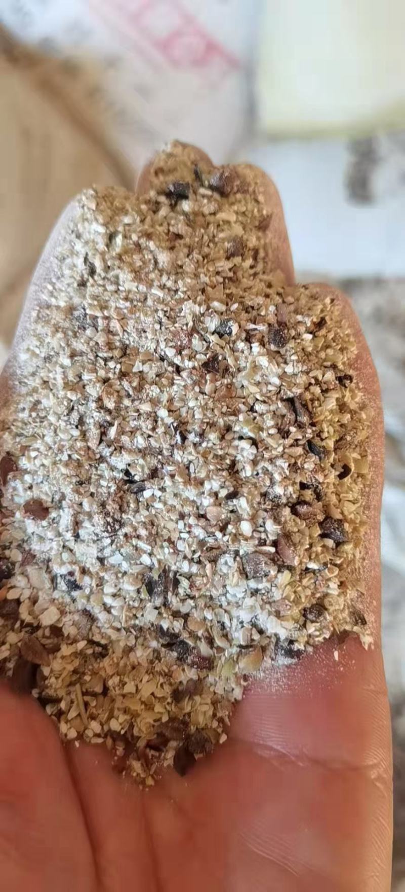 荞麦碎，水分11，蛋白18到20，灰分1