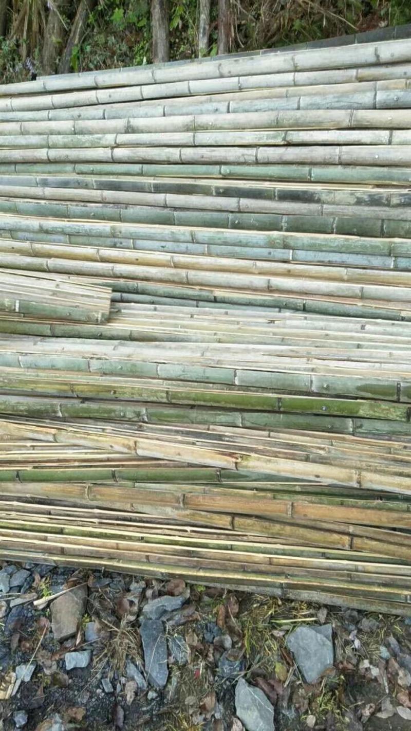 竹架板工地上