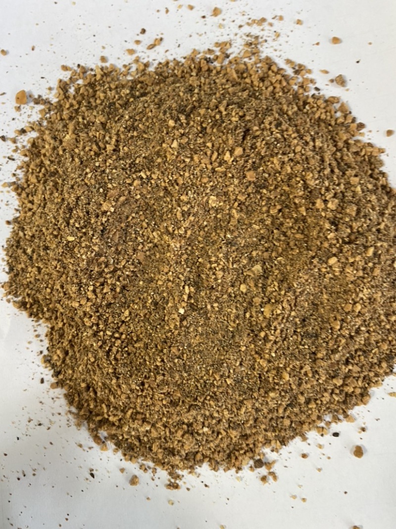 核桃粉油性大，气味特别香，适口性好适用于养殖
