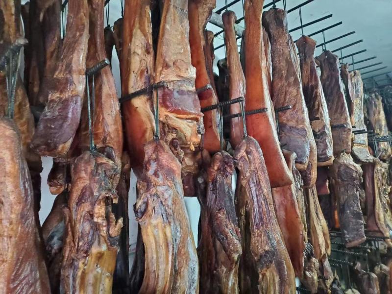 批发陕南精品农家土猪肉腊肉腊肠烧洗干净抽真空一斤独立包装
