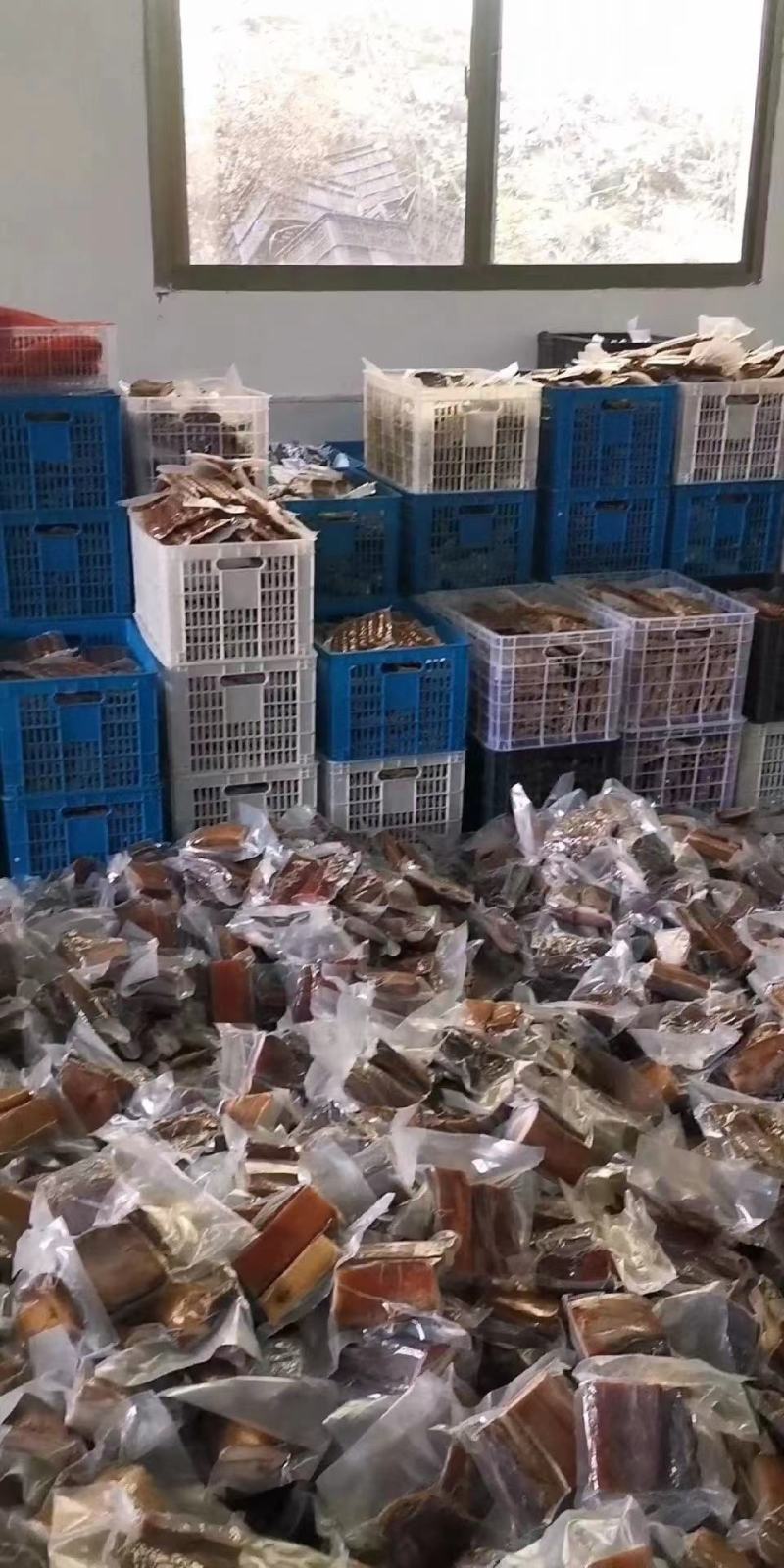 批发陕南精品农家土猪肉腊肉腊肠烧洗干净抽真空一斤独立包装