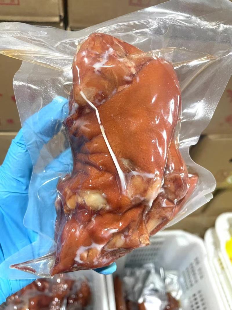 【熟食猪蹄】酱猪蹄，有红色，酱色，全熟前蹄。150斤起批