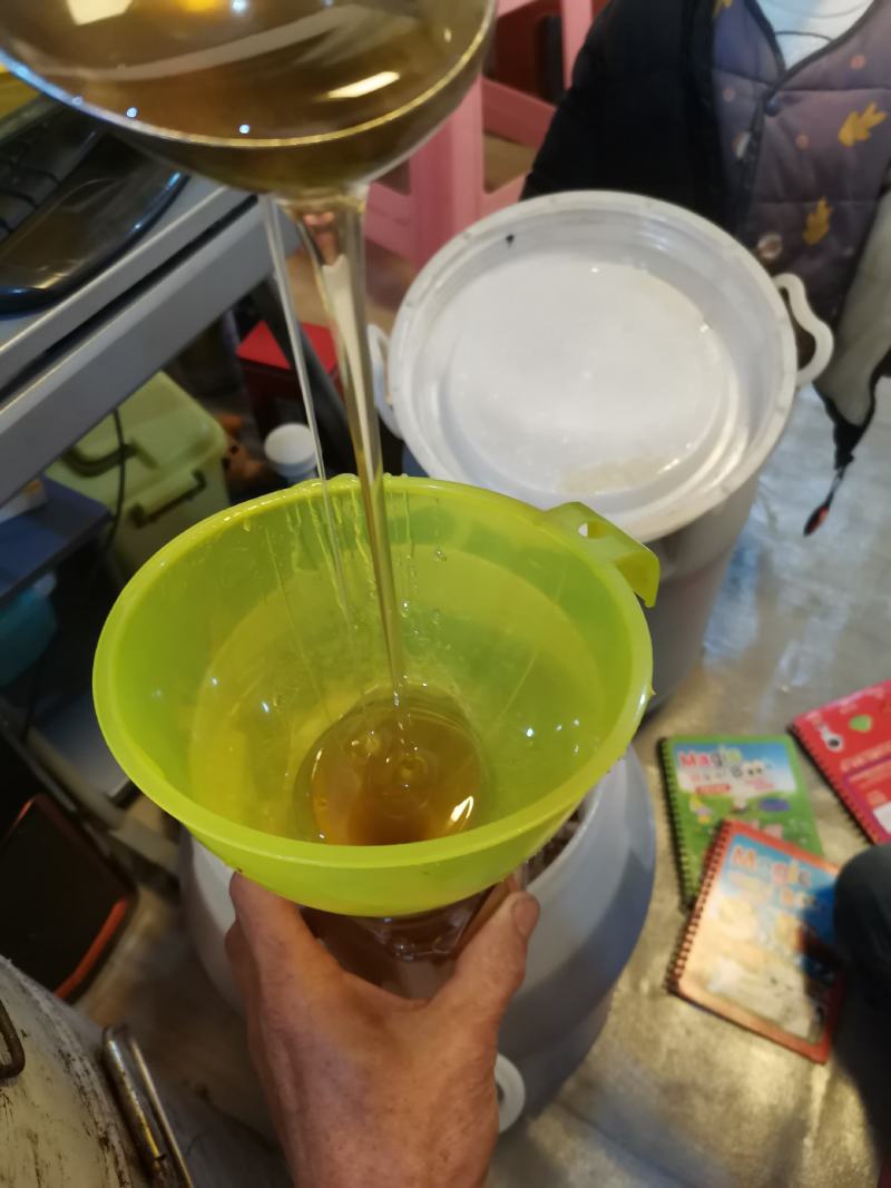 冬蜜，自家土蜂蜜数量有限只够零售，有礼盒装