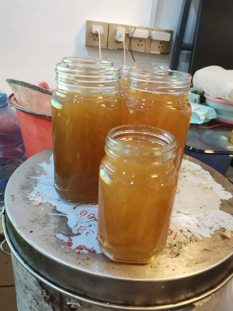 冬蜜，自家土蜂蜜数量有限只够零售，有礼盒装