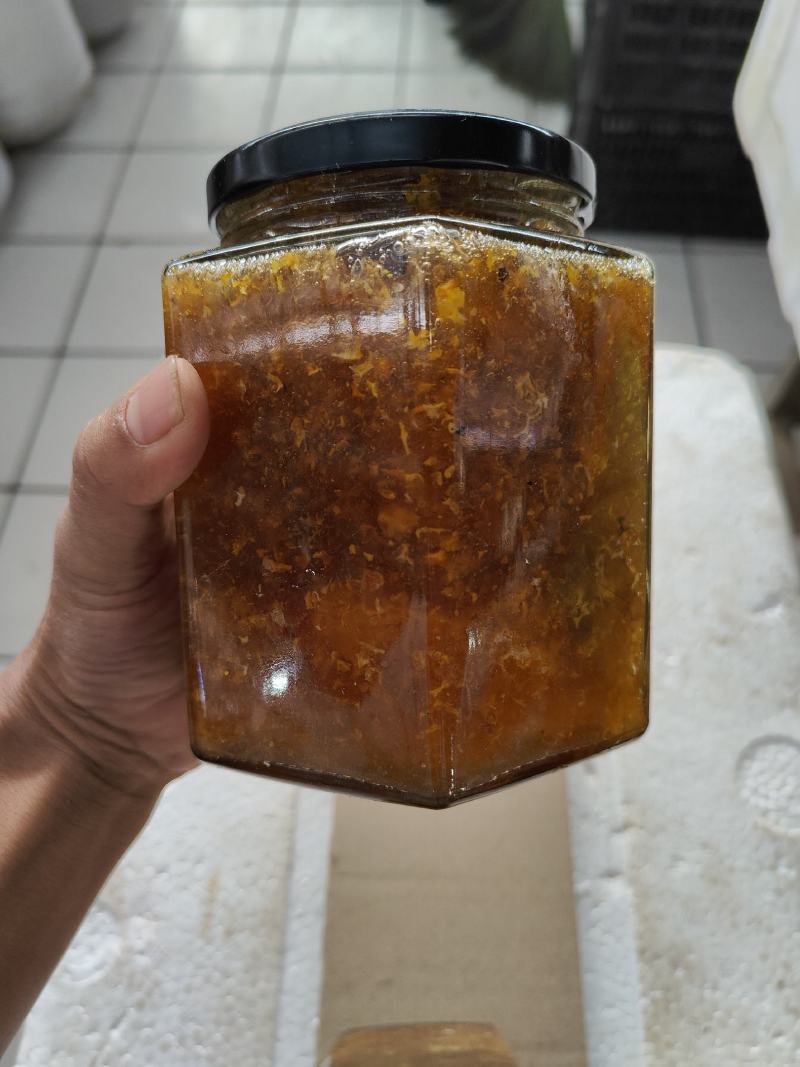 南普洱野生蜂蜜_一瓶800克带巢
