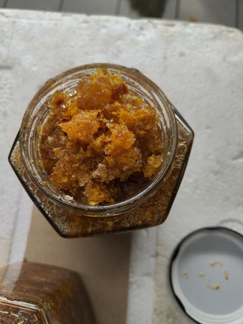 南普洱野生蜂蜜_一瓶800克带巢