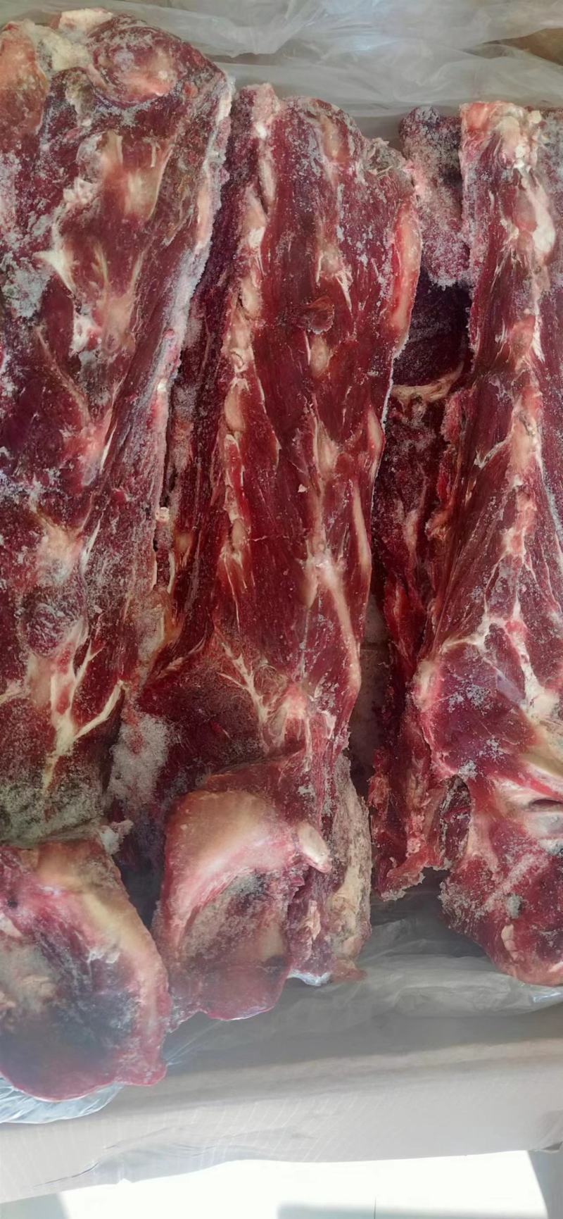 多肉牛脖骨，满肉牛脖骨，现货，骨小肉多，货源充足充足。。