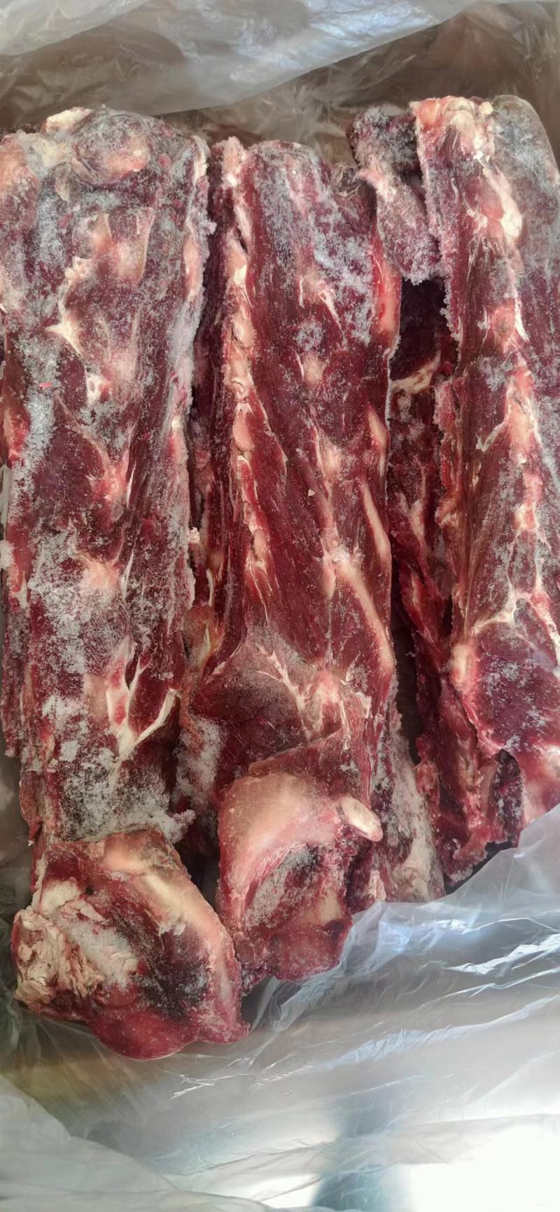 多肉牛脖骨，满肉牛脖骨，现货，骨小肉多，货源充足充足。。