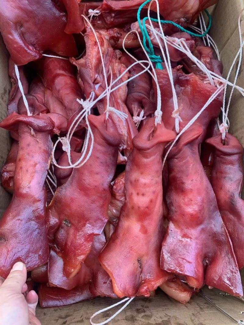 烟熏猪嘴腊猪拱嘴烟熏猪拱嘴腊猪嘴干度好颜色亮味道香