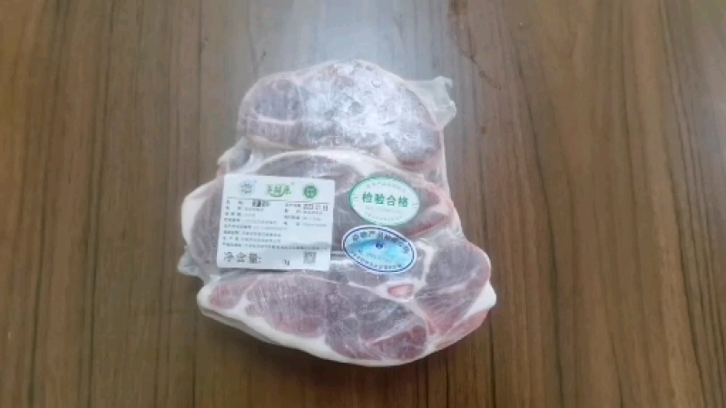 草膘羊-羊前腿肉切块，新鲜速冻，品质好，色泽红润