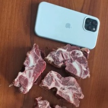 少肉牛脖骨