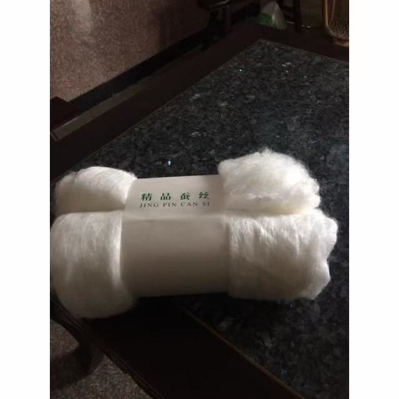 精梳纯柞蚕丝，比常规的二道梳理柞蚕丝细腻很多很多。
