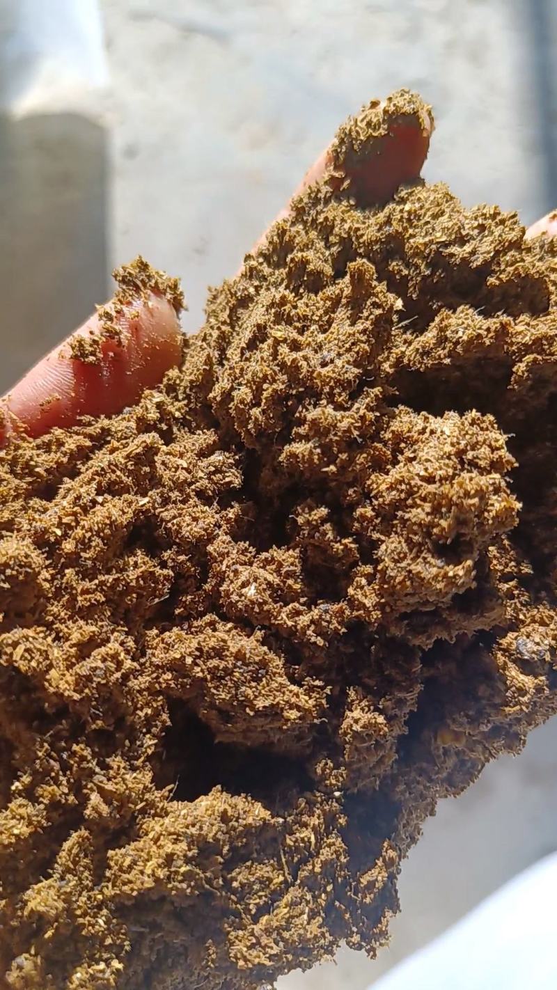 餐厨粉：20蛋白，12油脂，大厂出，质量保证适合鸡鸭鹅鱼