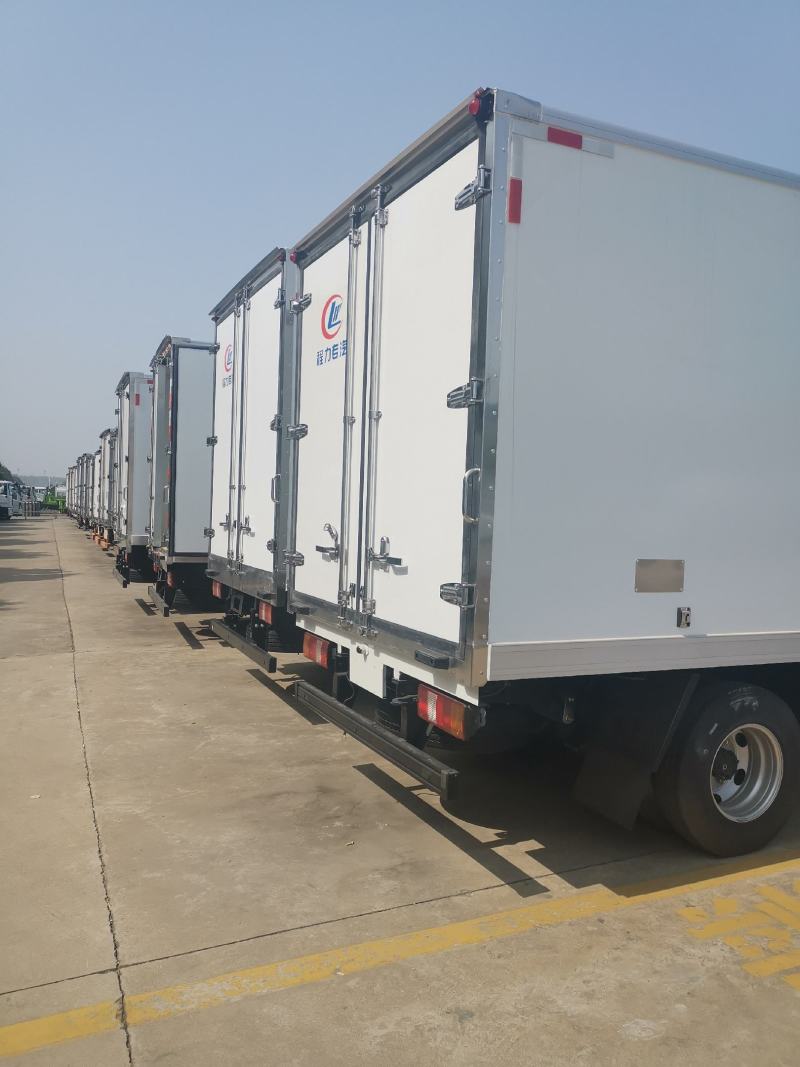 江铃凯运大马力高端冷藏车