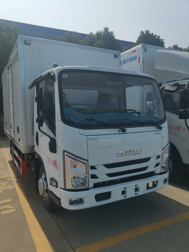 江铃凯运大马力高端冷藏车