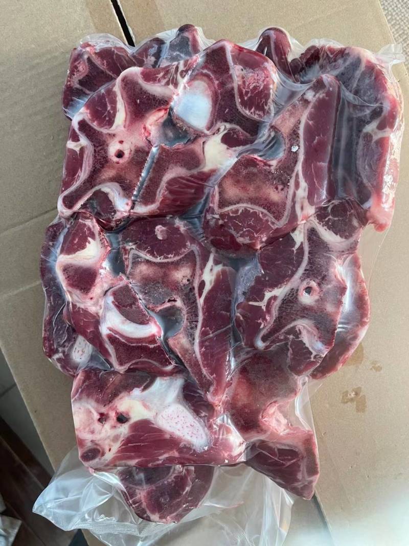 多肉牛脖骨