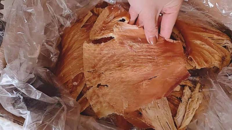 鱿鱼丝，鱿鱼条，鱿鱼片，烤鱼片，黄鱼酥，带鱼酥等各种鱼酥