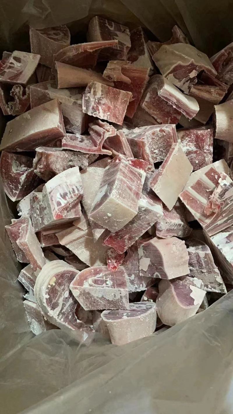 带皮全羊切块，一级好货，十公斤箱装，适合辣炒全羊。砂锅，