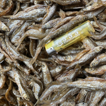 油炸开肚白条鱼