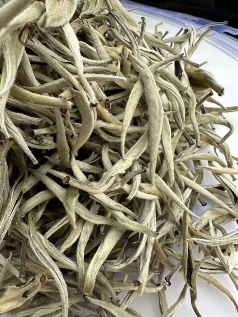 云南～白毫银针茶/1年茶3年药7年宝，收藏🈵️