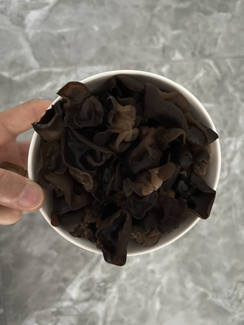 自家种植黑木耳，全国可发，可零可整。新货陆续晾干