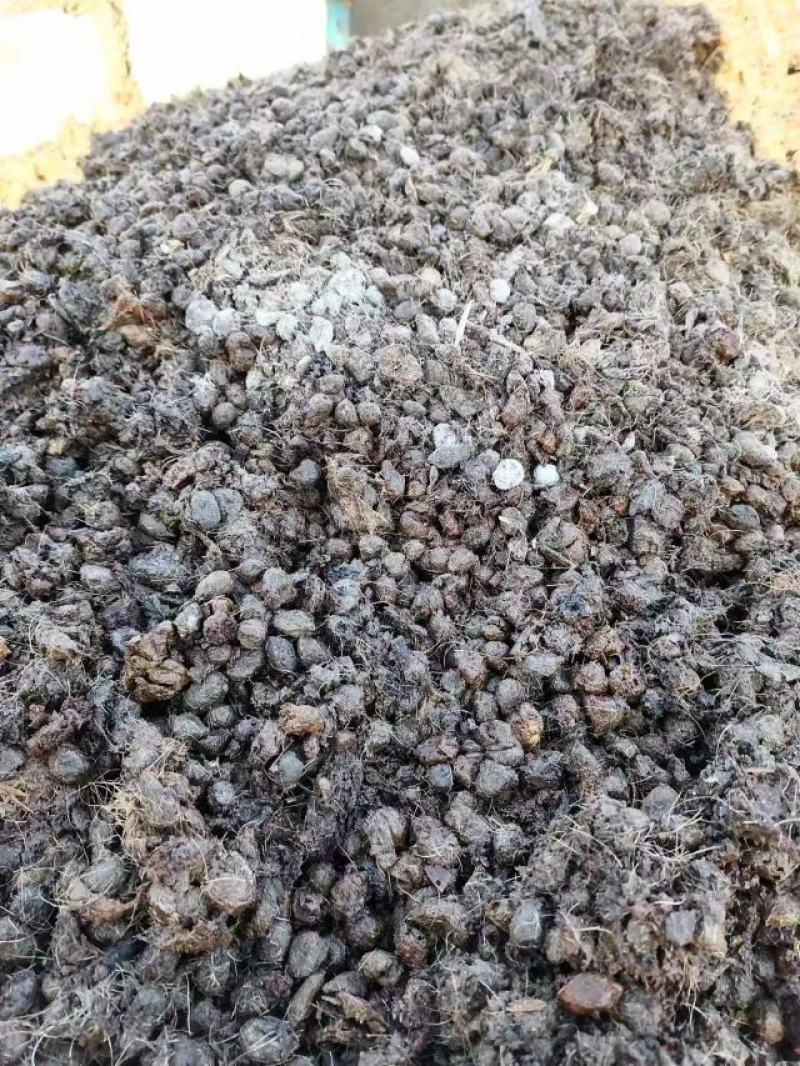 河北唐县发酵羊粪热卖中，货源充足，诚信第一，质量上乘，