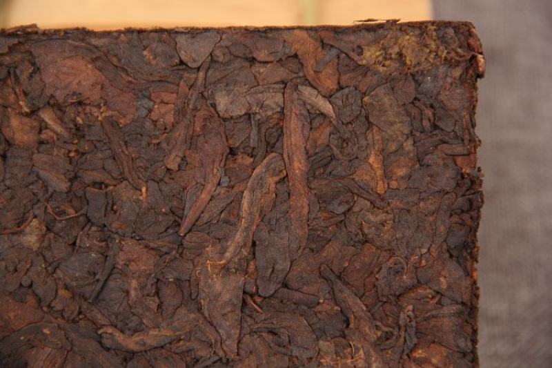 普洱茶老熟茶古树陈香大叶竹叶茶砖1000g沉香竹