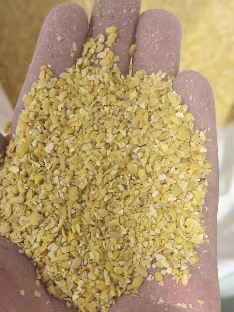 厂家直销碎黄豆可做肥料，碎黄豆压榨豆质量保证