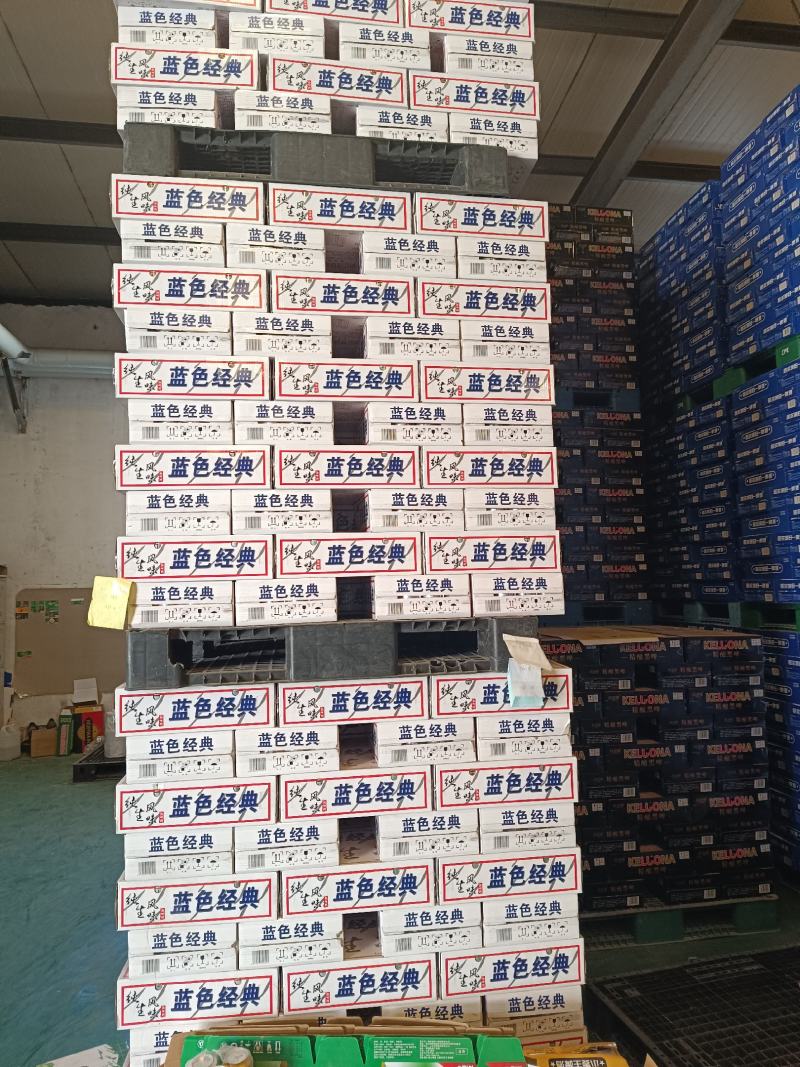 蓝色精品4度，6度口感。纯生风味。