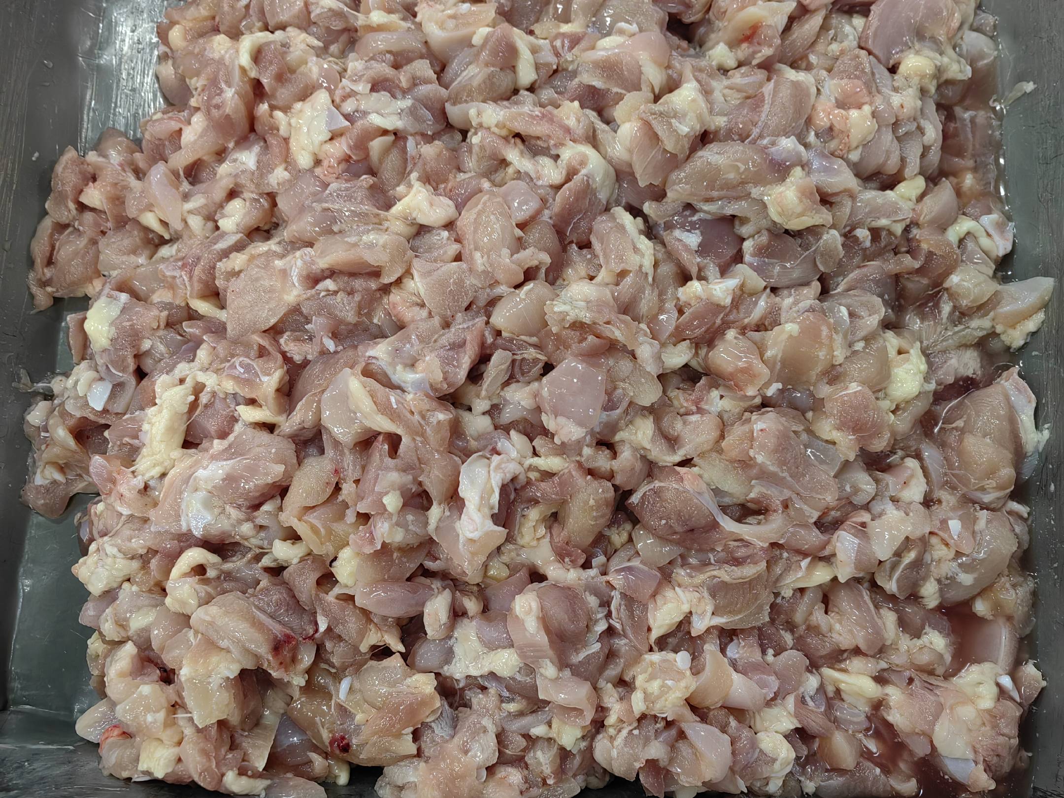 鸡爪焯水与切口步骤