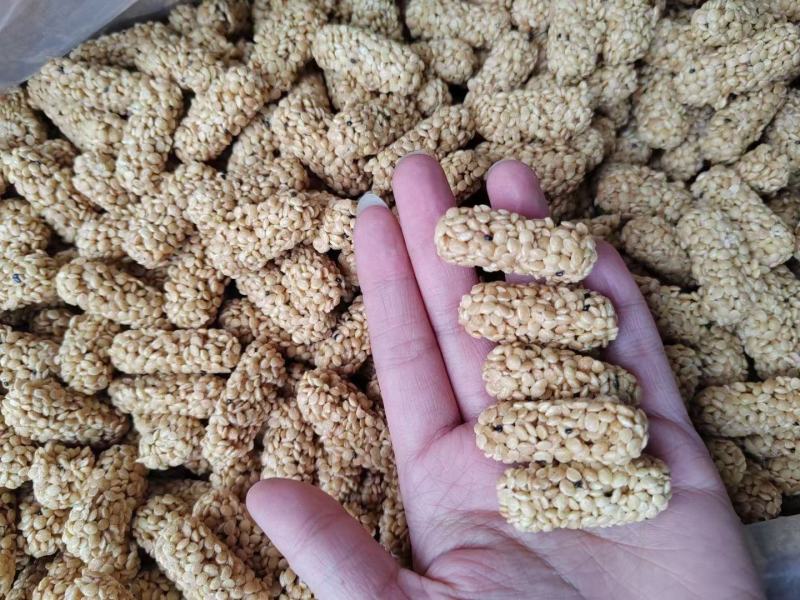 亚麻籽烤酥原味香辣牛肉味一手货源地摊展会赶各种休闲小零食