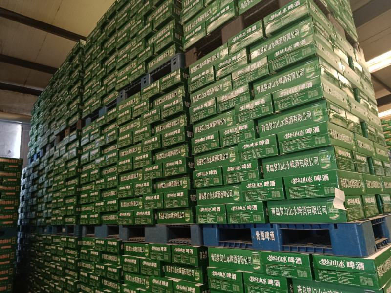 青邑特制，麦汁4度6度。320ml，500ml。