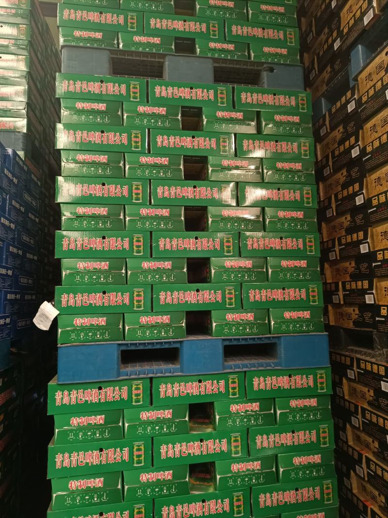 青邑特制，麦汁4度6度。320ml，500ml。