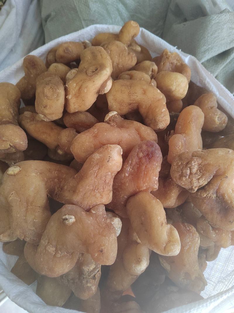 黄精个，黄精片，纯干货，颜色漂亮，一手货源