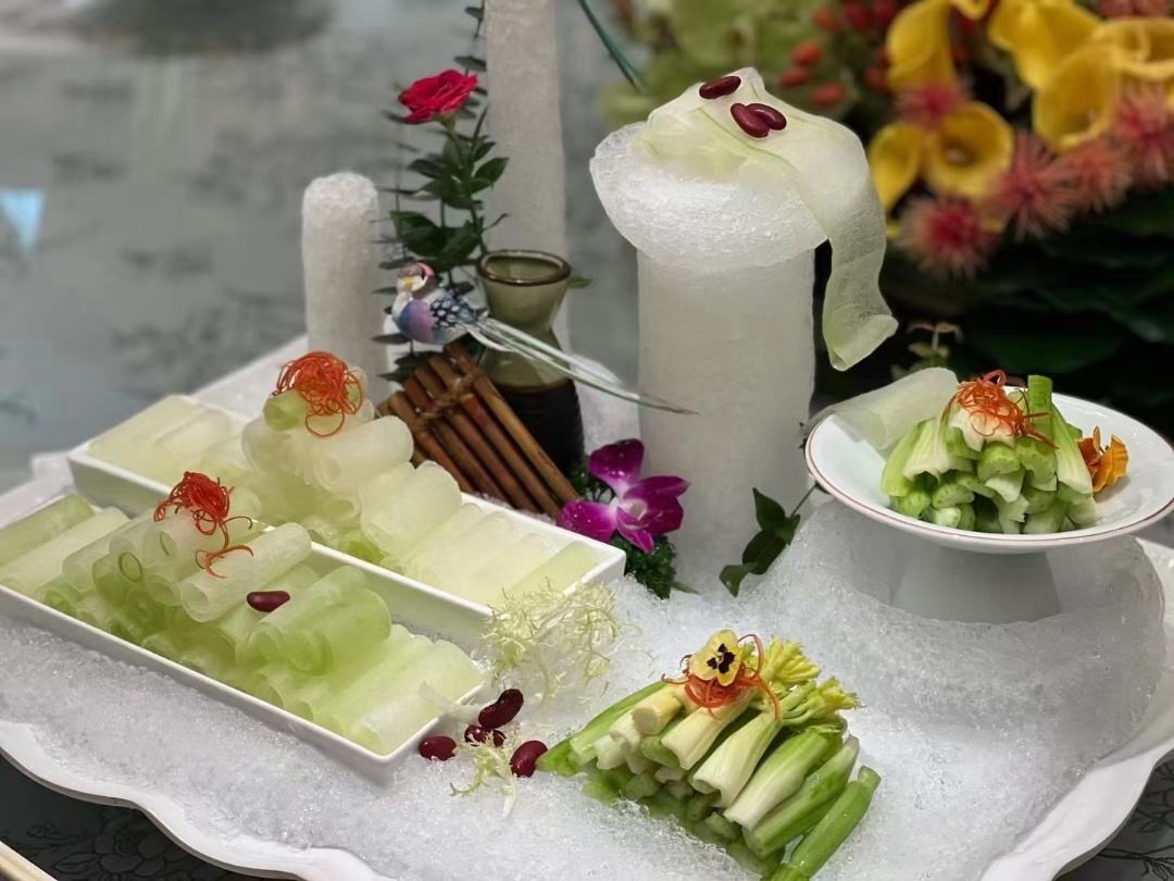 香芹盘饰的创意摆盘