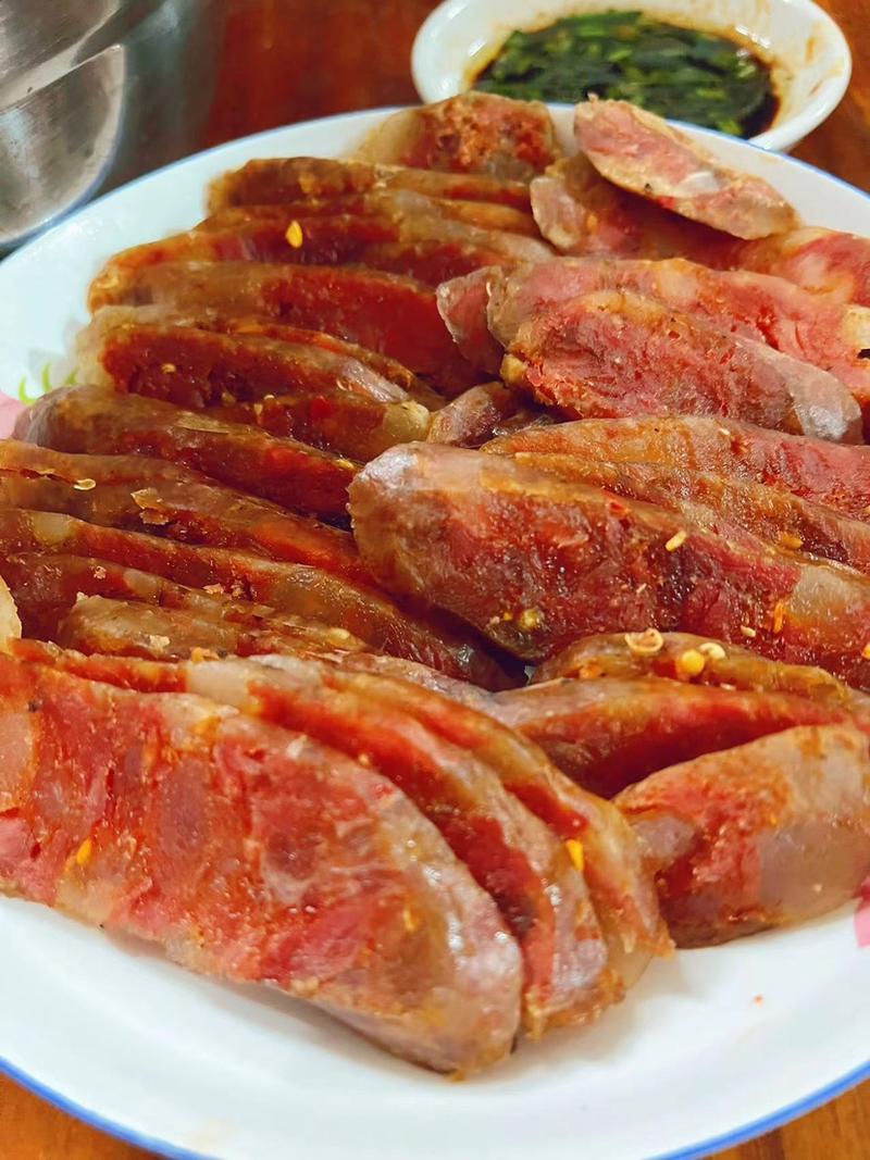 四川特产散养黑猪肉风干烟熏腊肉产地一手货源欢迎来电