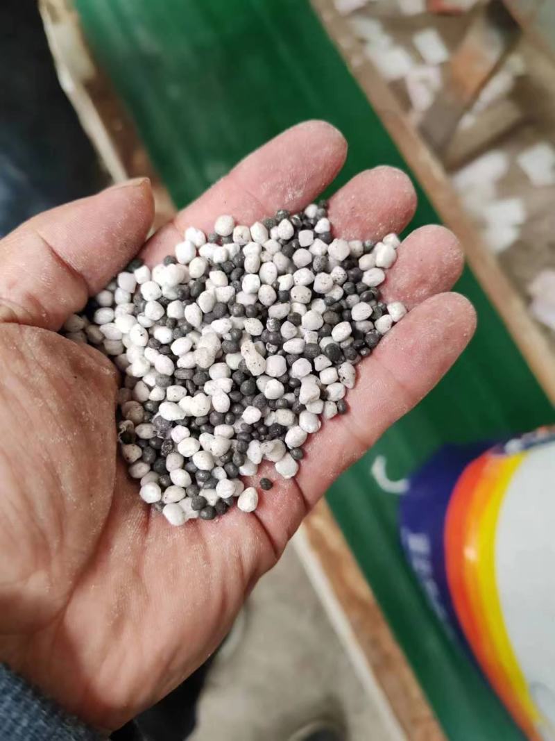 有机无机复混肥（硫酸钾型）含黄腐酸钾，喷浆造粒