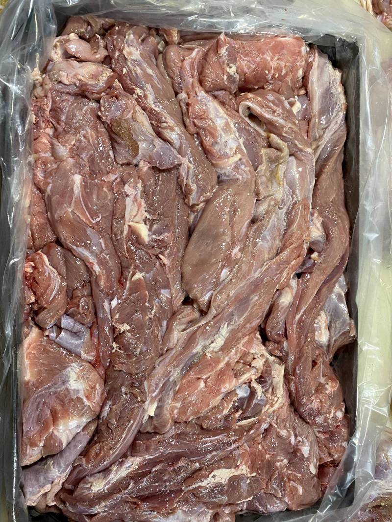 乳牛肉板，乳牛牛前。