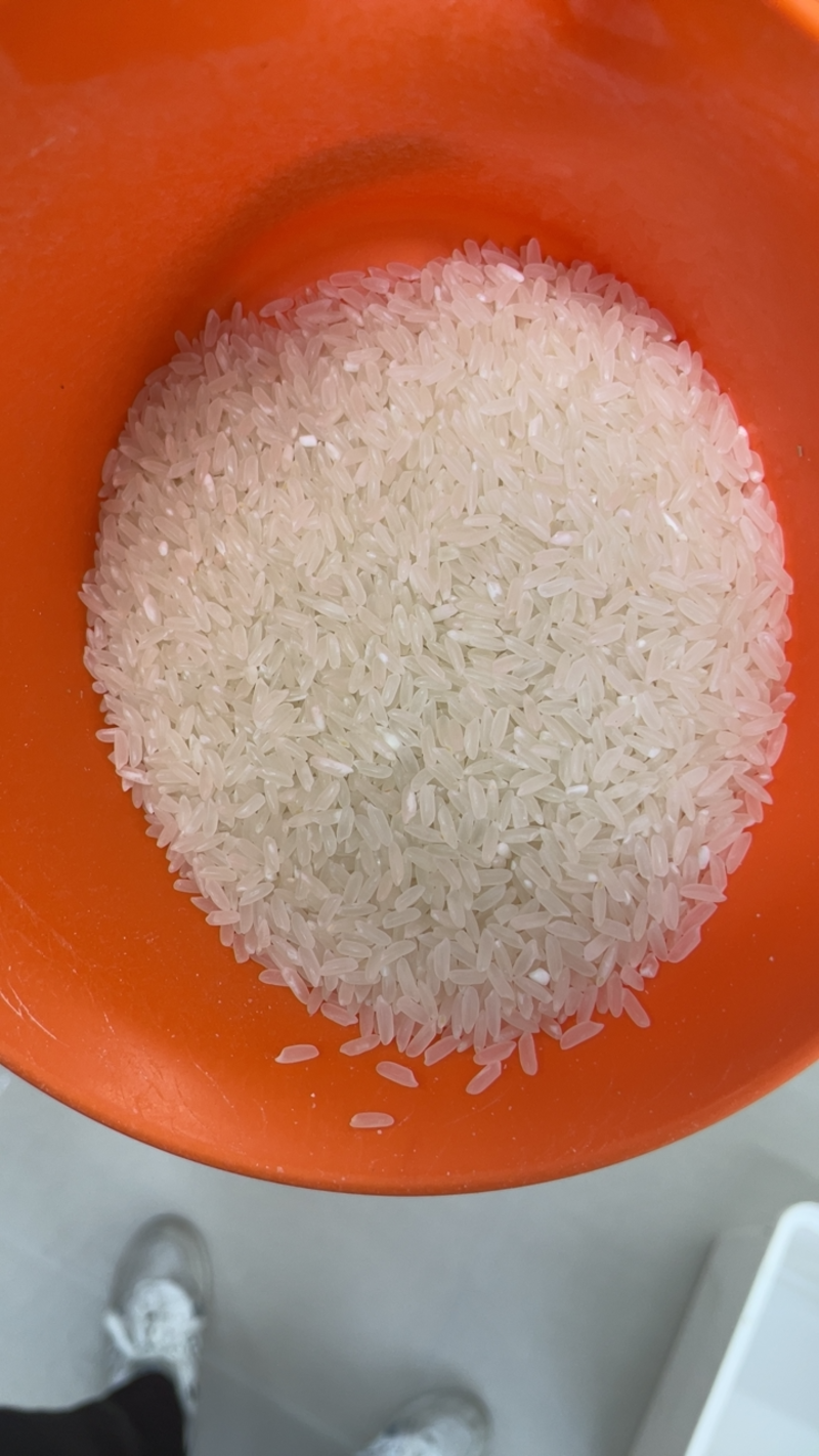五常长粒香大米，口感软糯有嚼劲，量大优惠