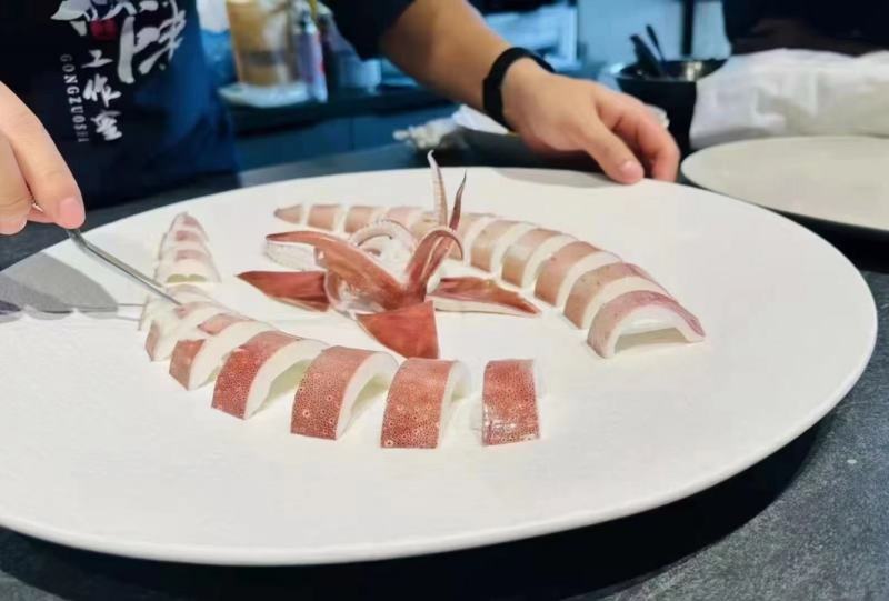 台海手钓鱿鱼(大管)，活冻鱿鱼，可刺身，小件试样十斤1件