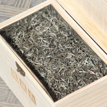 凤凰山头春生态大树茶（盒装）规格：500g/套，