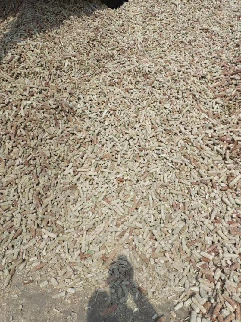 【牛商推荐】精品玉米芯颗粒产地批发大量供应可以视频